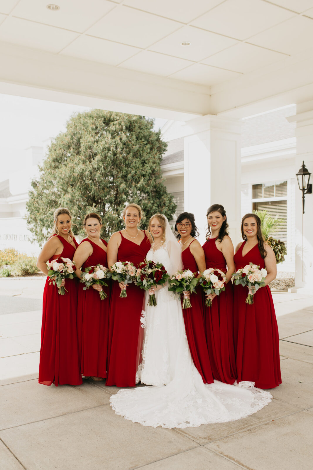 Photo of the bride and her bridesmaids