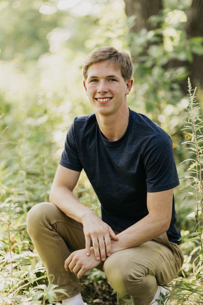 A senior's photo session with a Nature and Urban vibe 