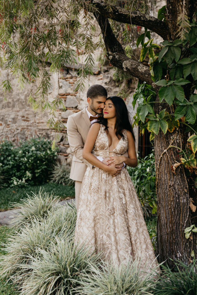 Elopement session of Paola and Nadav in Antigua, Guatemala