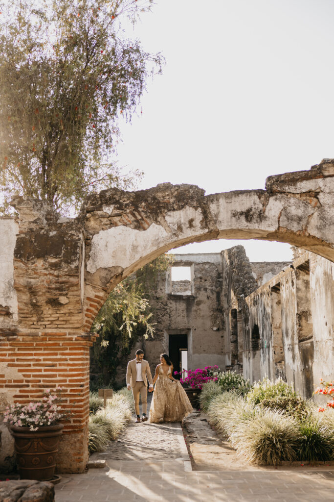 Elopement session of Paola and Nadav in Antigua, Guatemala