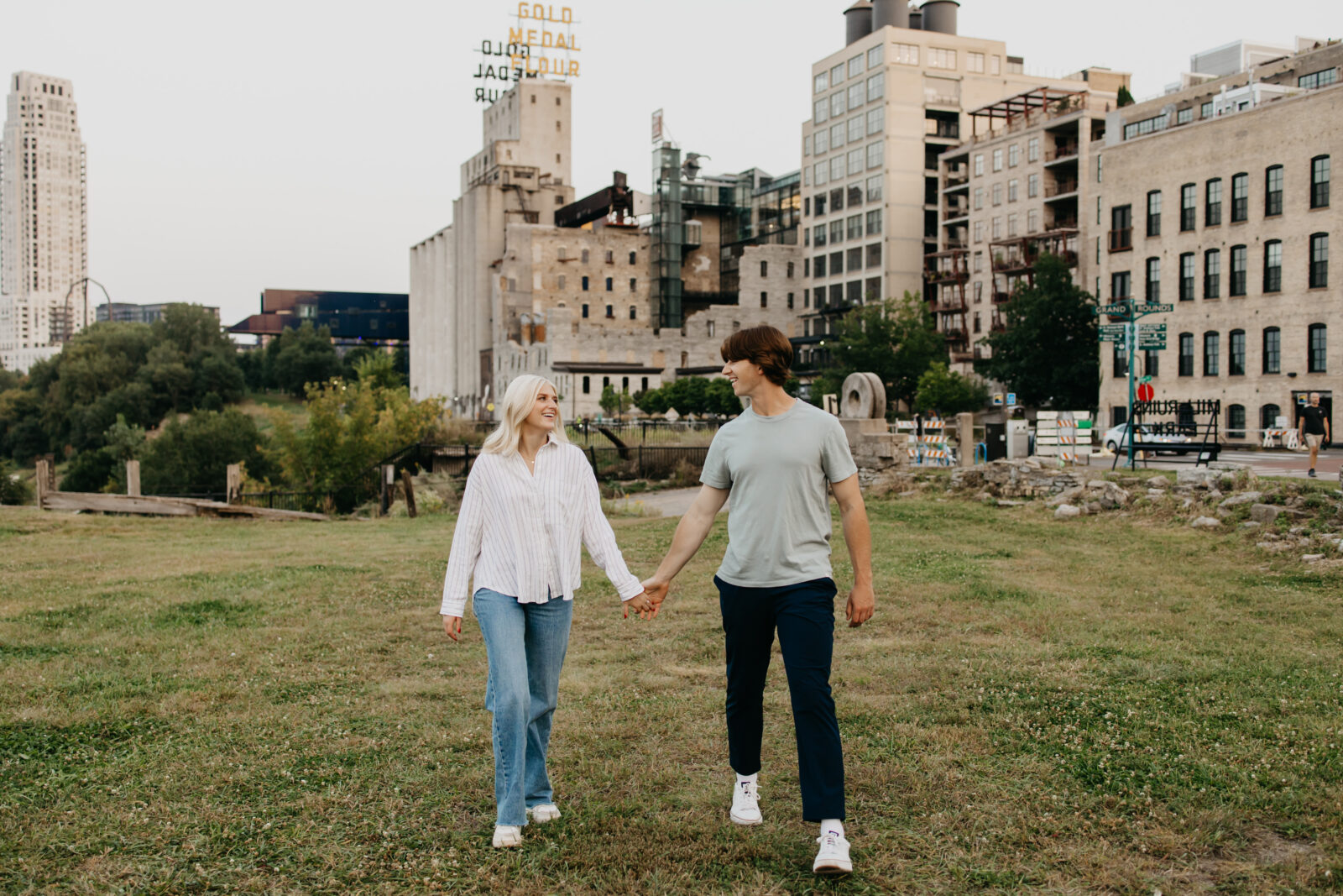 Photography Tips for Shy Couples | Mycah Bain Photography