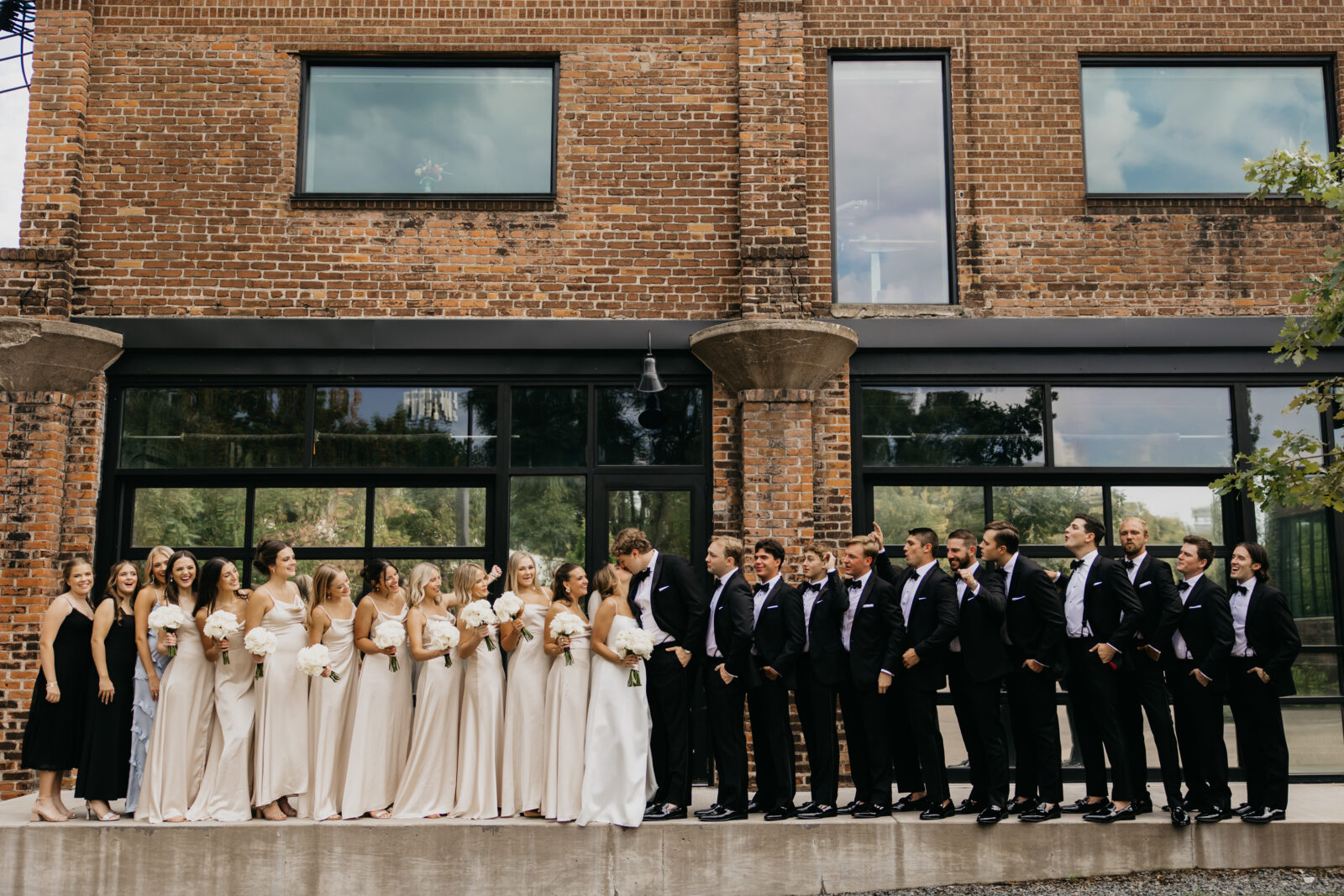 wedding party photos | Mycah Bain Photography