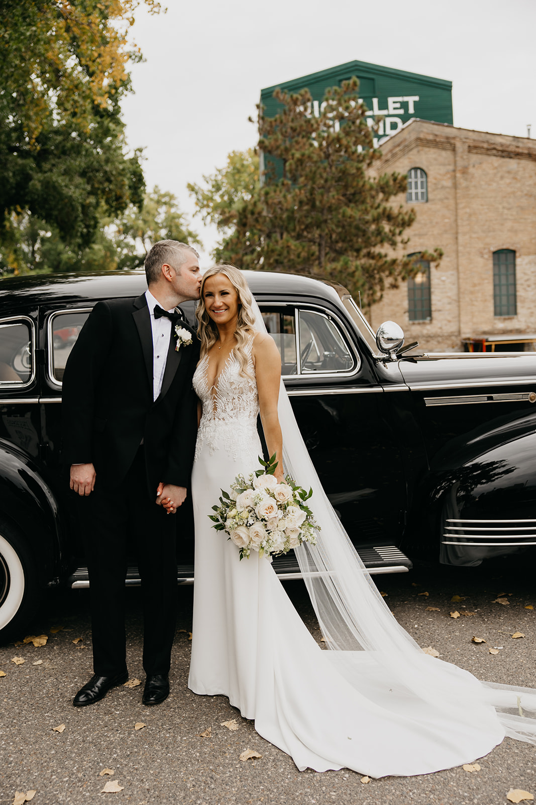 Nicollet Island Pavilion | Iconic Minneapolis Wedding Venues | Mycah Bain Photography