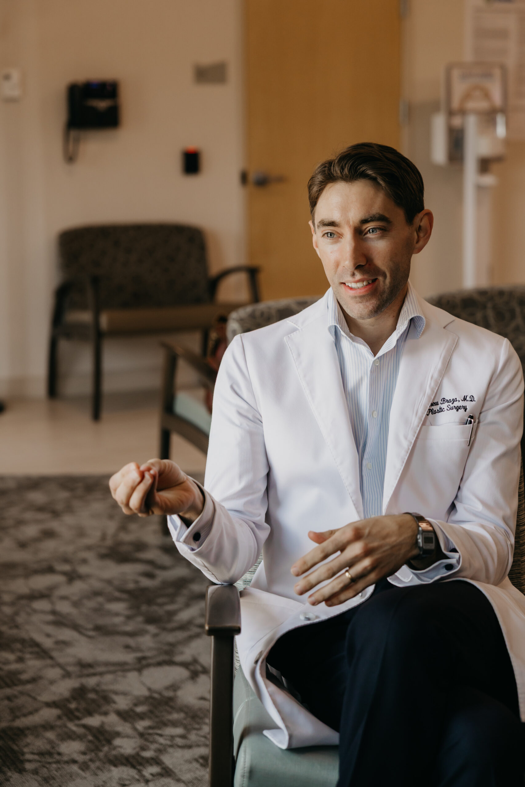 Jason Lauer Medical & Professional Brand Photography That Stands Out - mycahbain.com